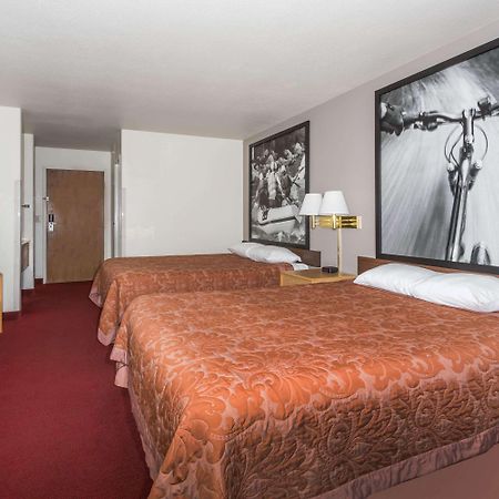 Super 8 By Wyndham Fruita Hotel Exterior foto