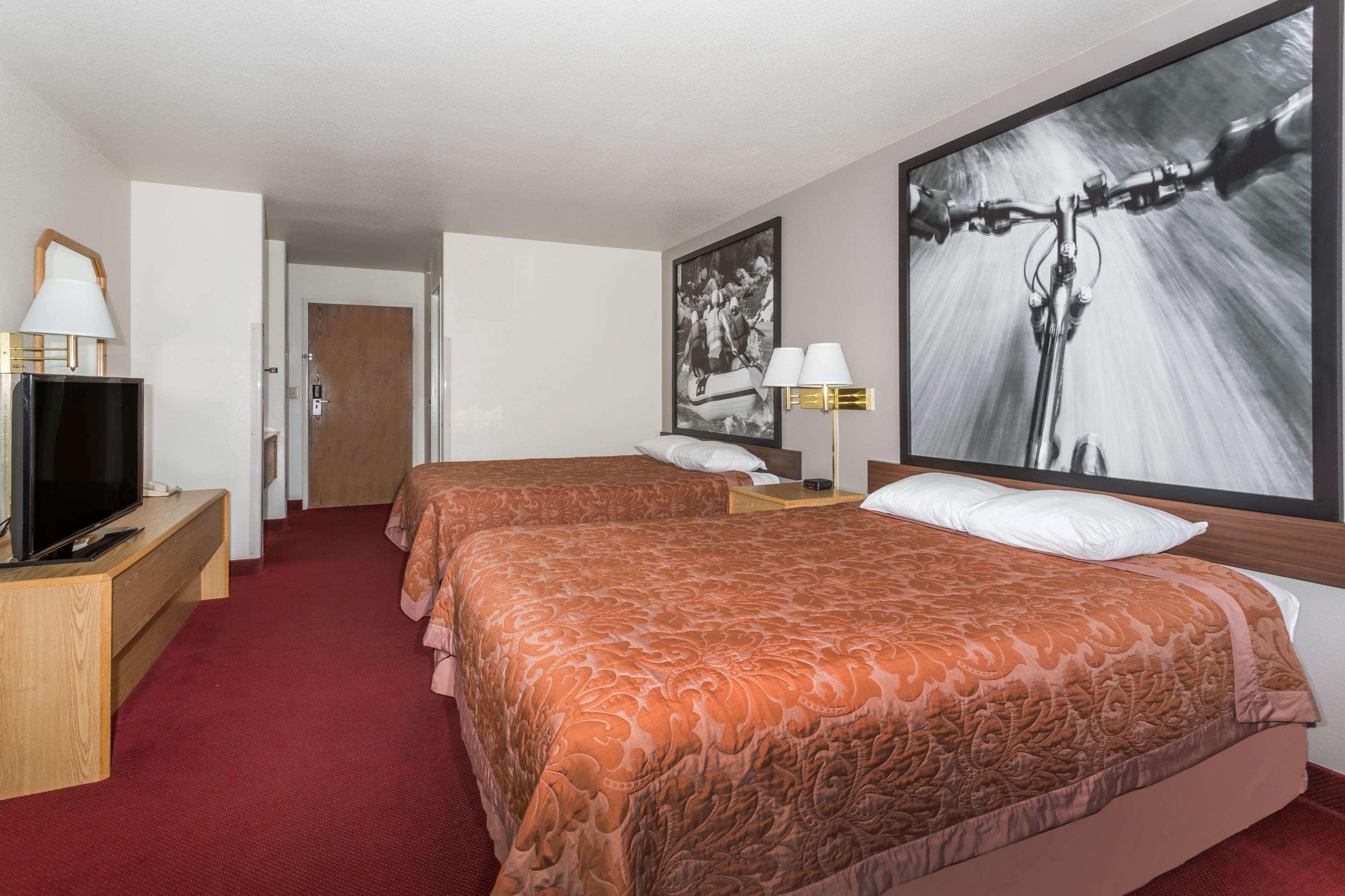 Super 8 By Wyndham Fruita Hotel Exterior foto