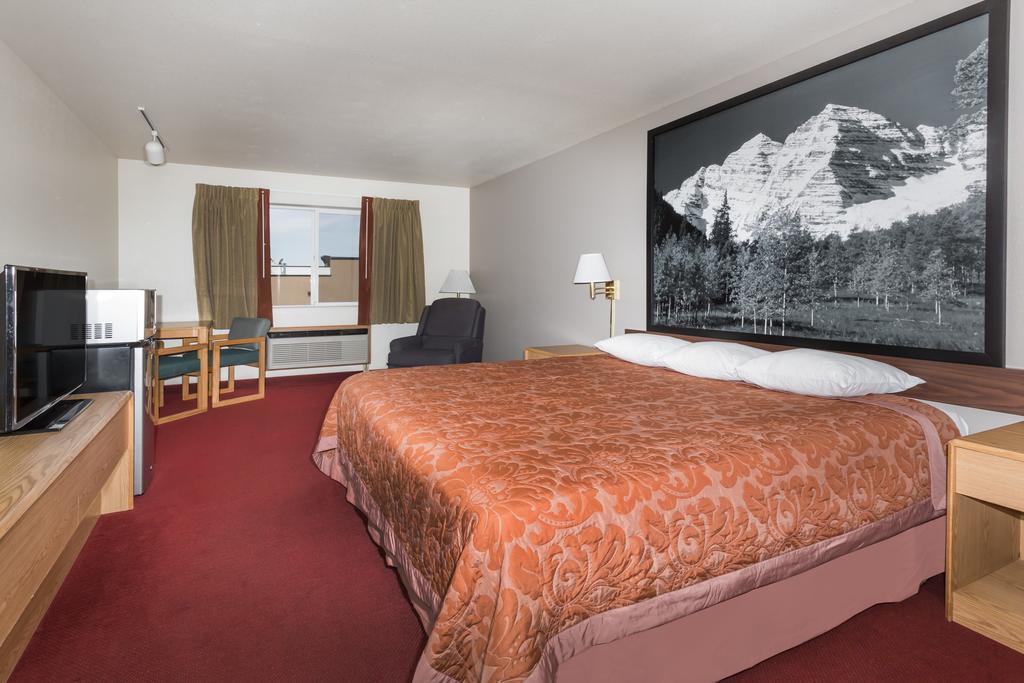 Super 8 By Wyndham Fruita Hotel Exterior foto